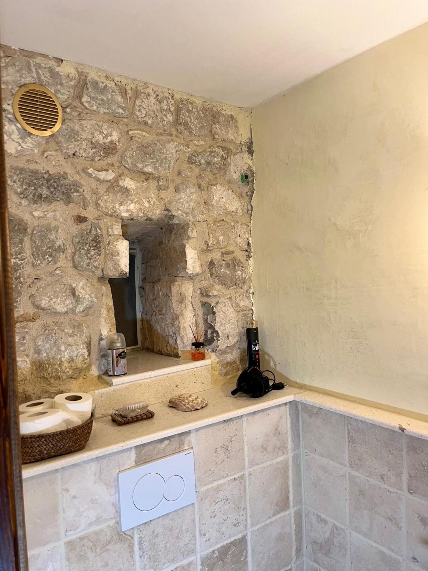 Apartment Venus Of The Palace - New Renovated Split Extérieur photo