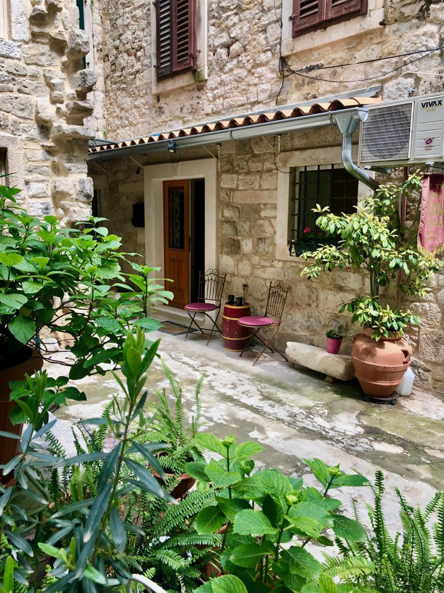 Apartment Venus Of The Palace - New Renovated Split Extérieur photo